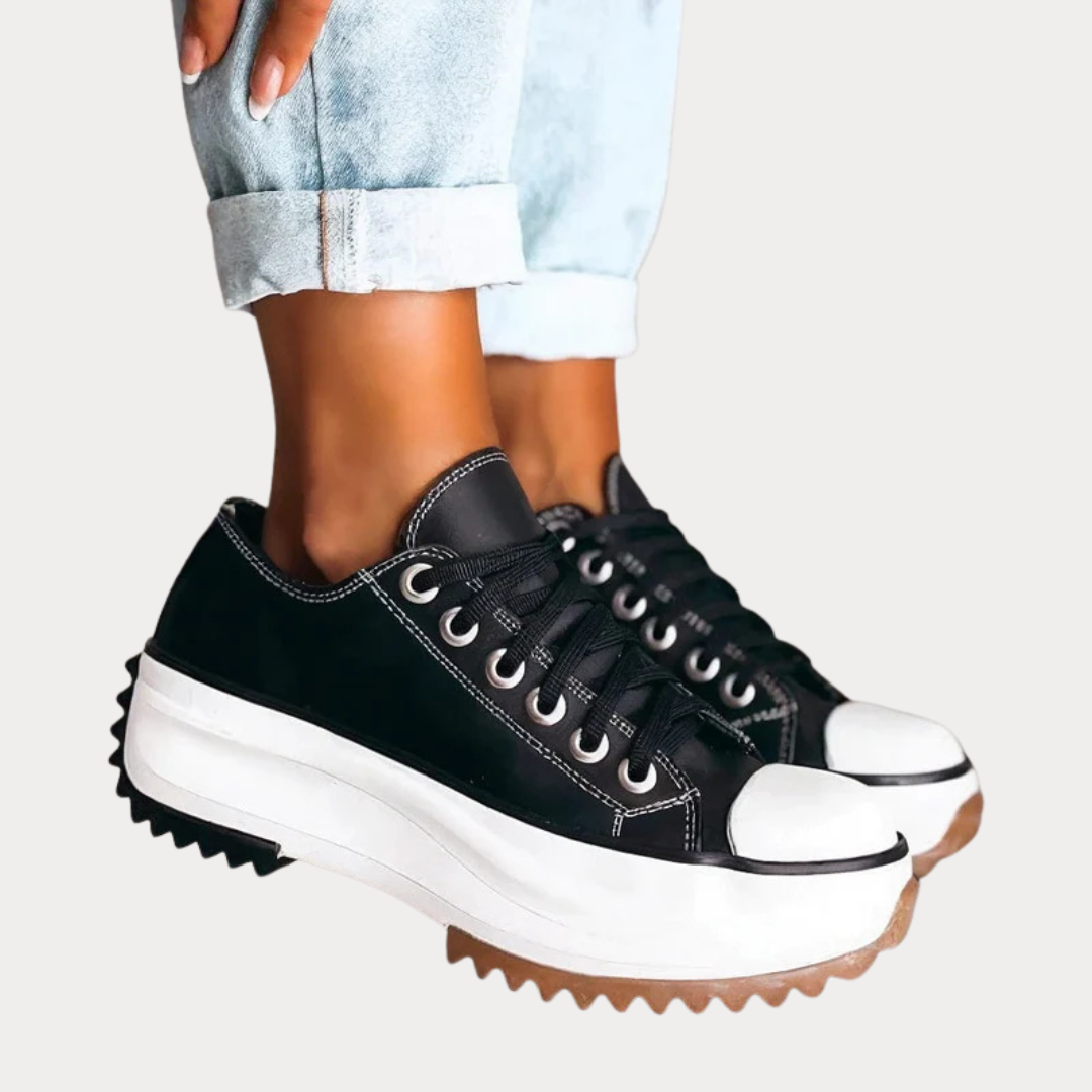 Black / 11